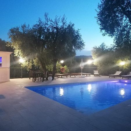 Agriturismo Valle Dei Gelsi Пескичи Экстерьер фото