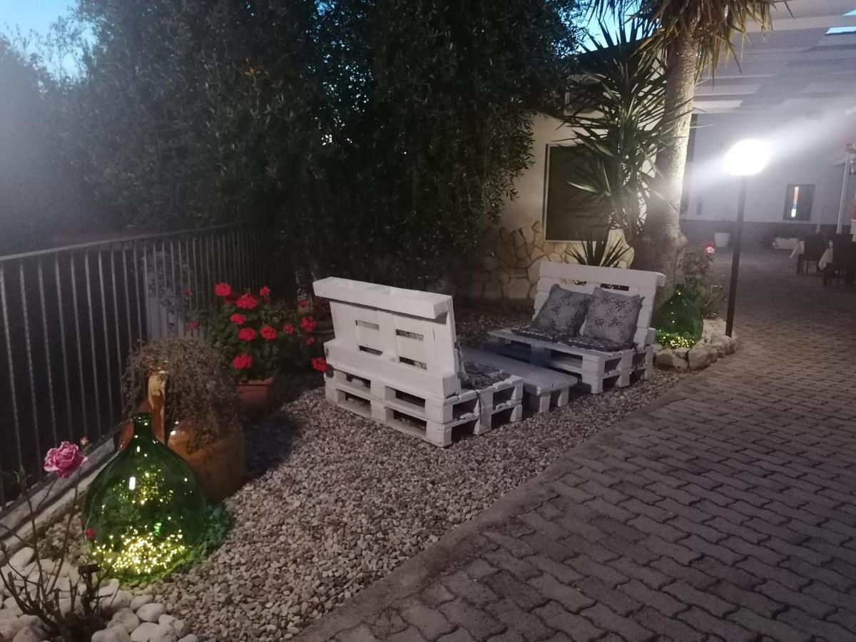 Agriturismo Valle Dei Gelsi Пескичи Экстерьер фото